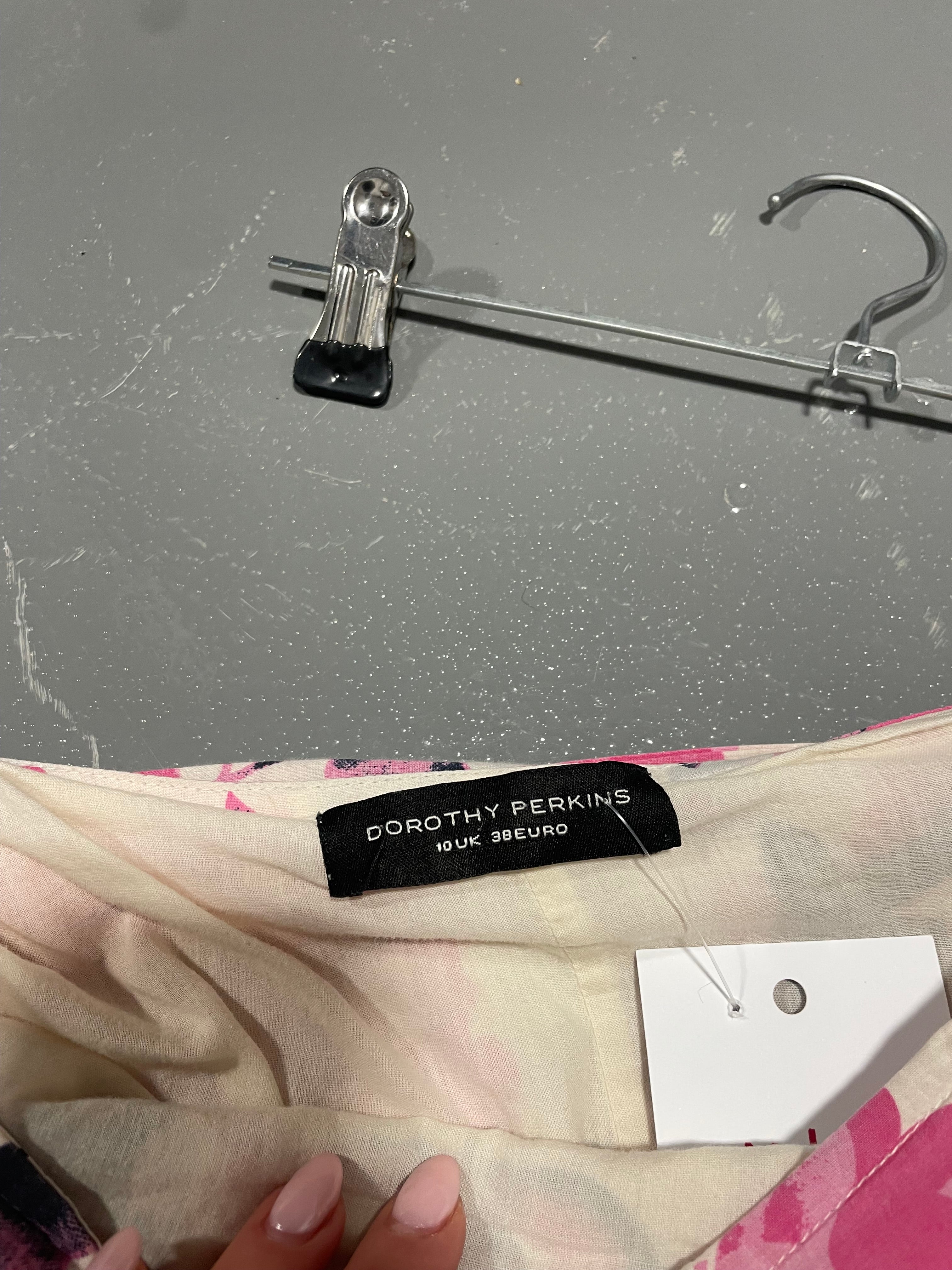 Vintage y2k Pink and White Floral Asymmetrical Mini Skirt - Image 3